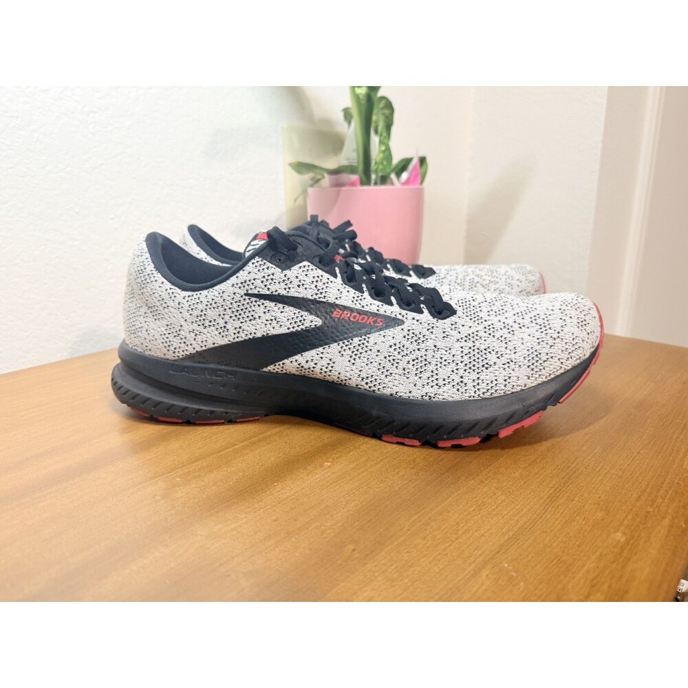 Brooks Launch 7 1103241D108 White Knit Running Shoe Lightweight Size 12.5 Men’s